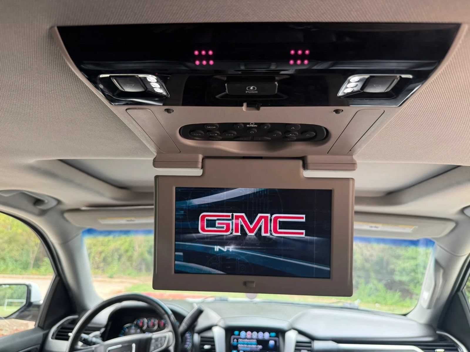 Used 2019 GMC Yukon XL SLT w/ Open Road Package RWD image 23