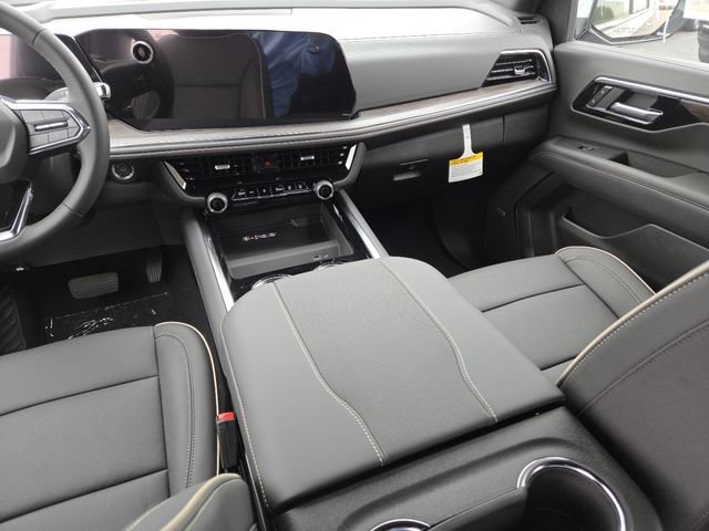 New 2025 Chevrolet Suburban Premier image 34