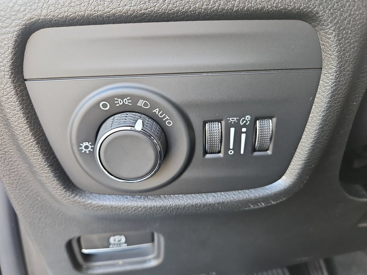 New 2026 Jeep Grand Cherokee Altitude AWD/4WD image 30