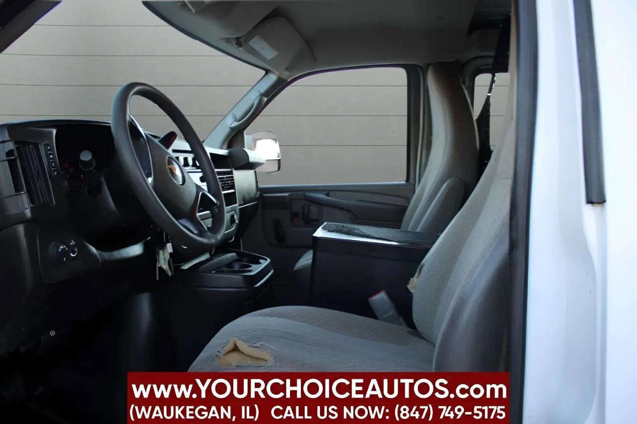 Used 2012 Chevrolet Express 2500 image 17