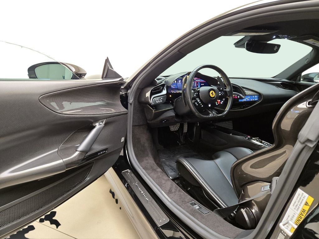 Used 2022 Ferrari SF90 Stradale image 17