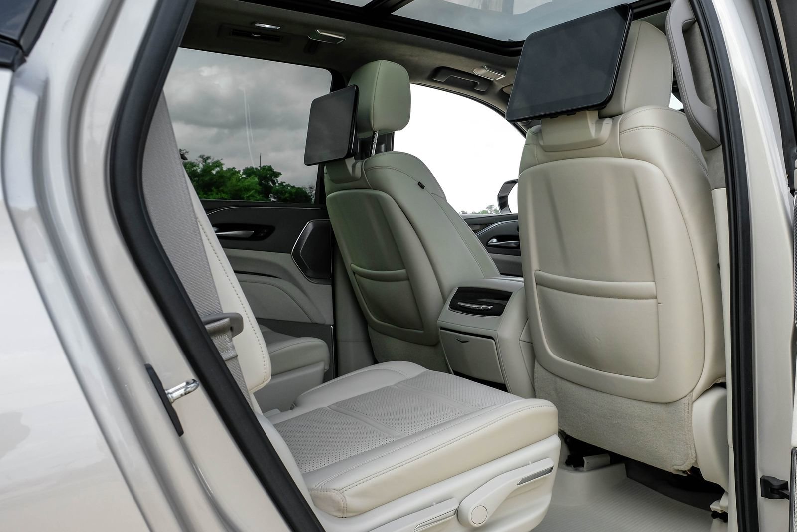 Used 2021 Cadillac Escalade Sport Platinum AWD/4WD image 42