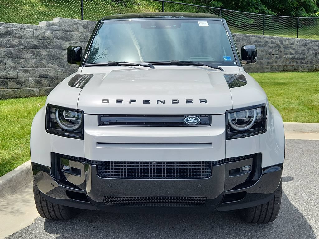 New 2026 Land Rover Defender 110 X-Dynamic SE AWD/4WD image 8
