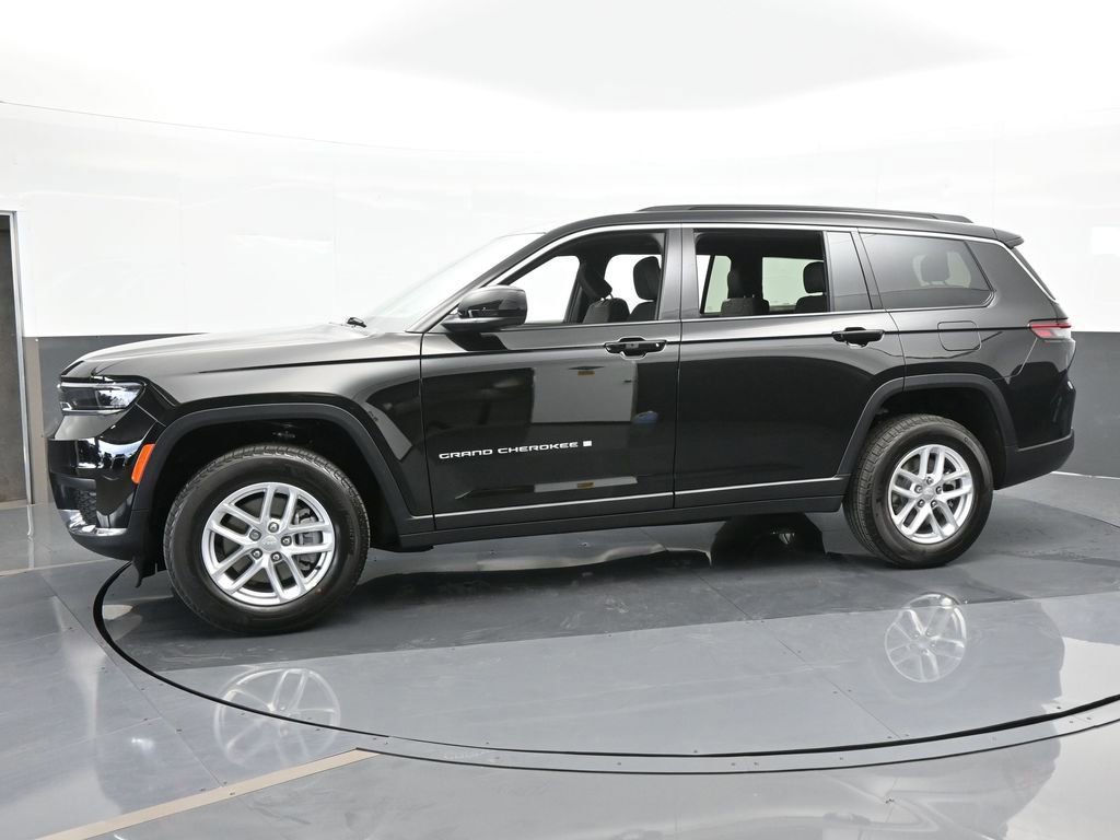 Used 2024 Jeep Grand Cherokee L Laredo w/ Luxury Tech Group I image 2