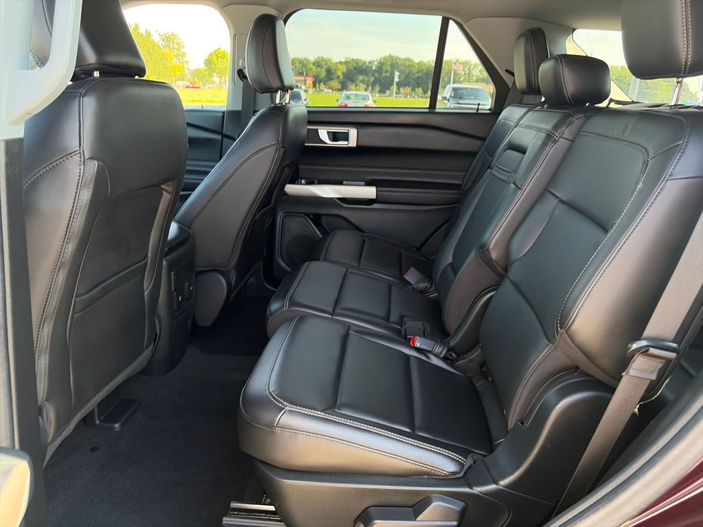 Used 2023 Ford Explorer XLT w/ Equipment Group 202A AWD/4WD image 30