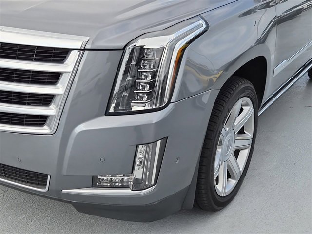 Used 2020 Cadillac Escalade ESV Premium Luxury image 10