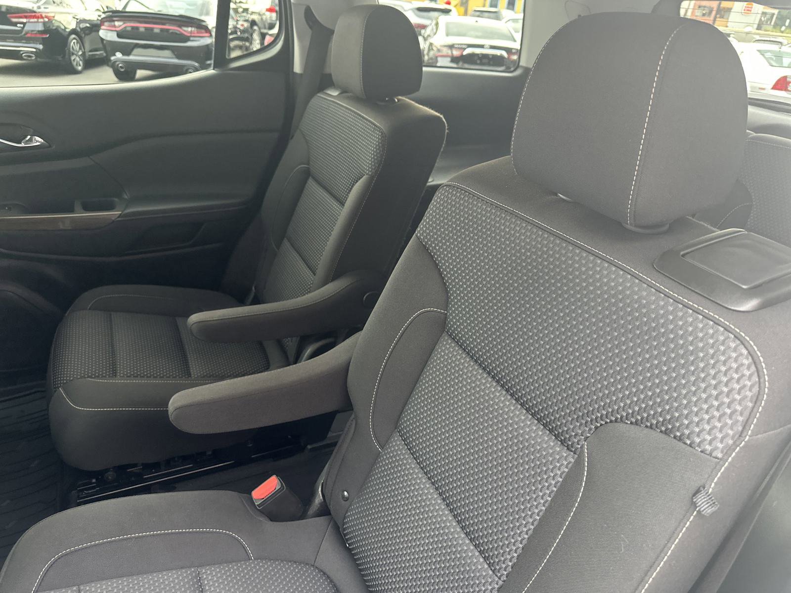 Used 2022 GMC Acadia SLE image 20