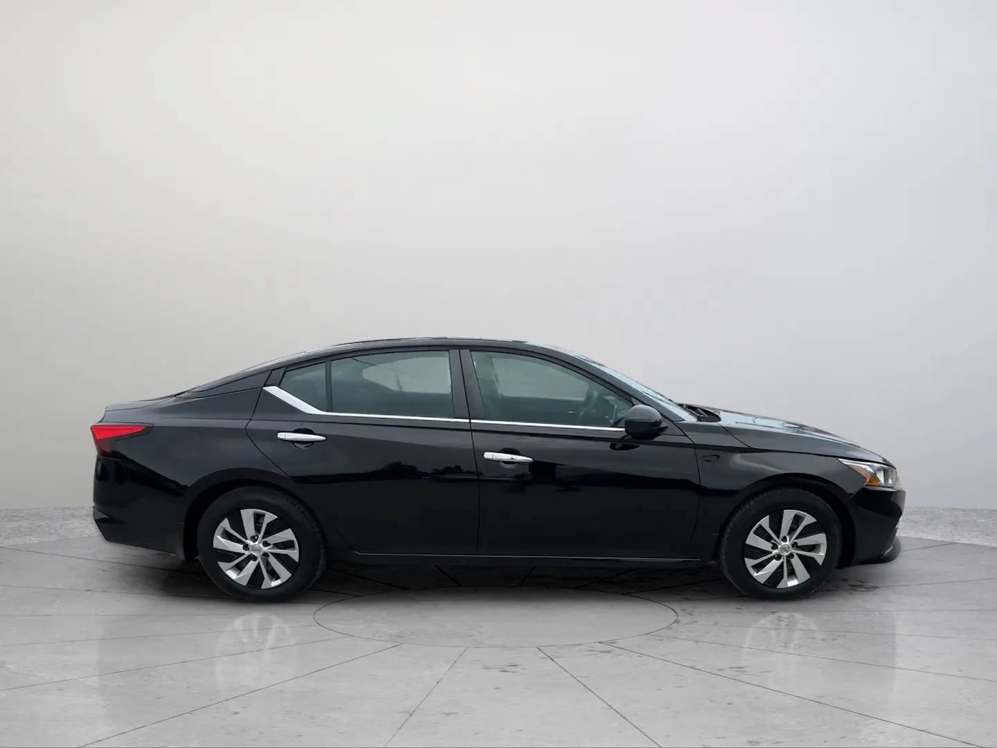 Used 2019 Nissan Altima 2.5 S FWD image 12