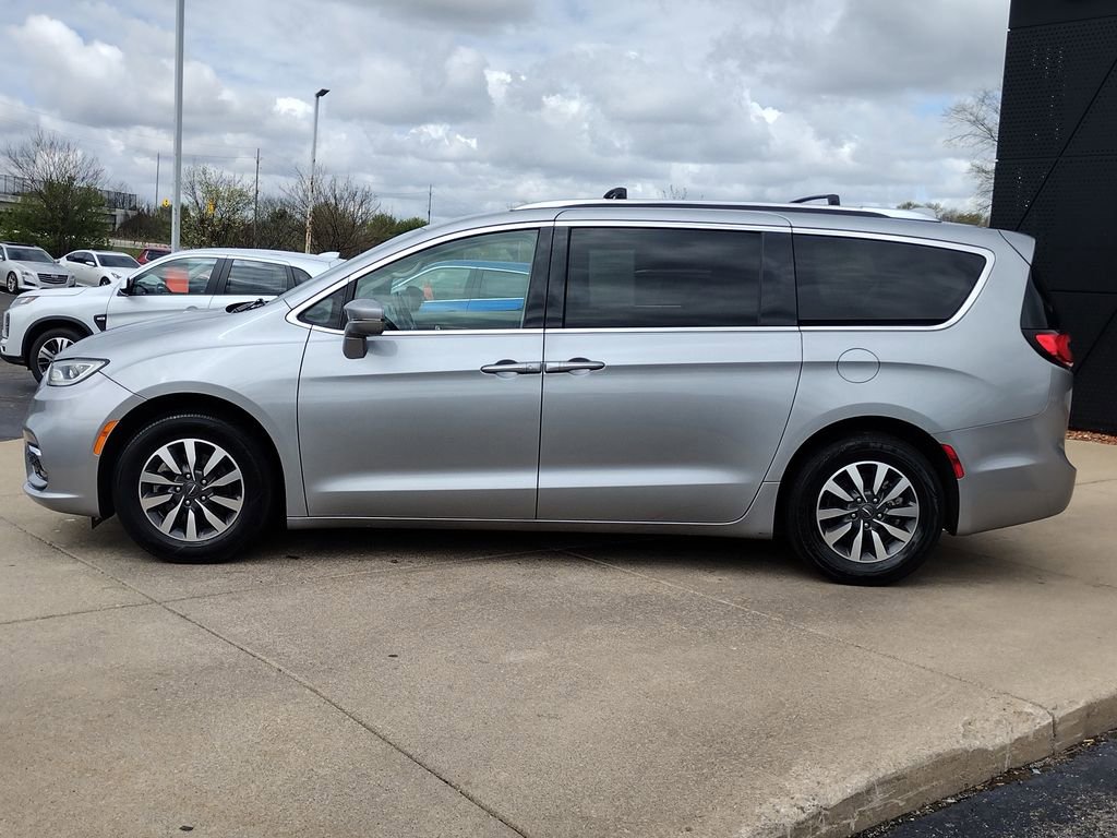 Used 2021 Chrysler Pacifica Touring-L FWD image 19