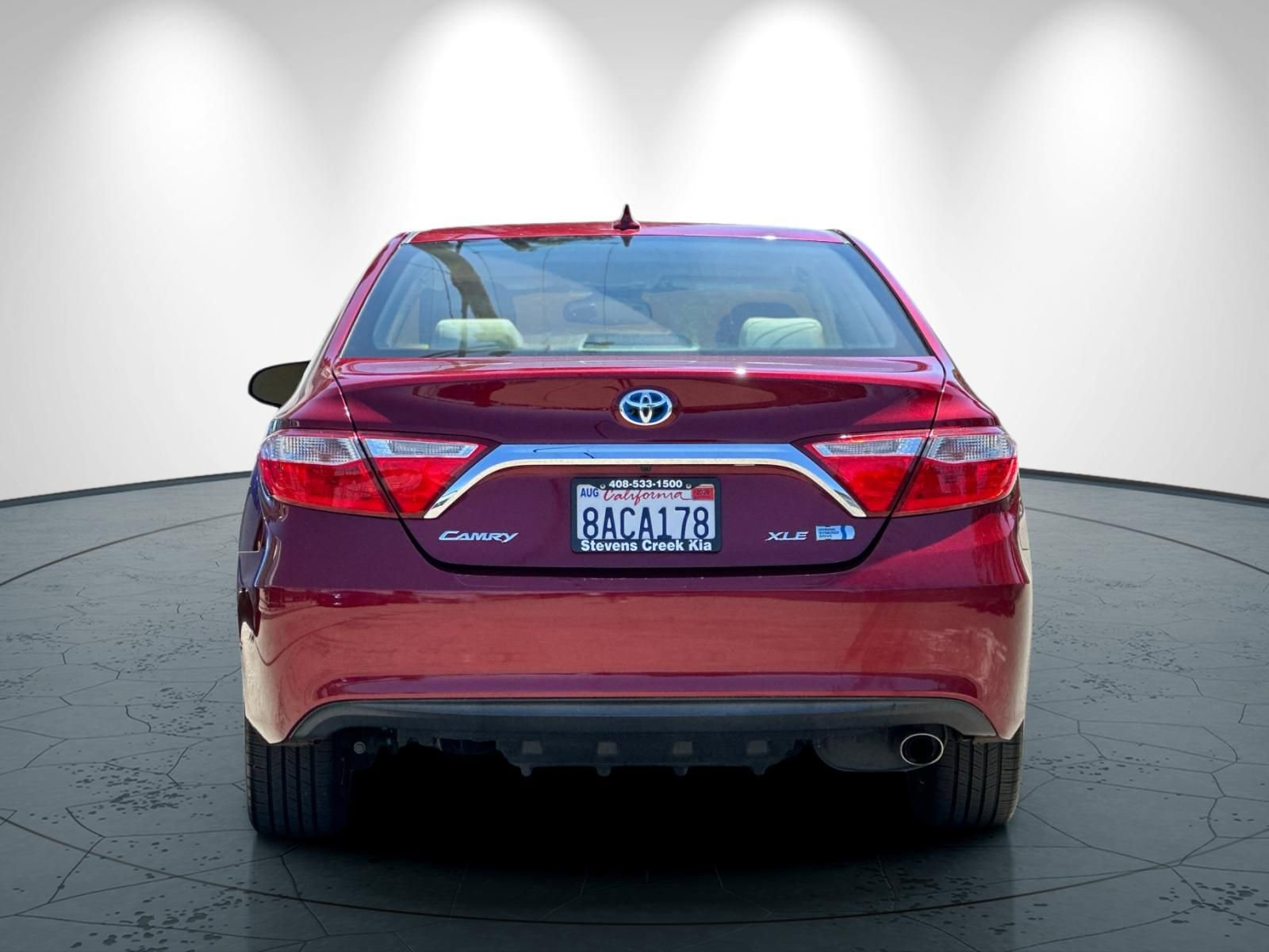 Used 2017 Toyota Camry XLE w/ Moonroof Package FWD image 5
