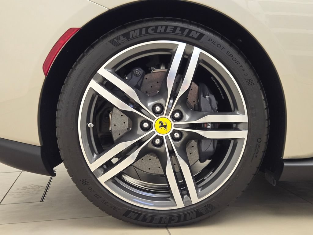 Used 2023 Ferrari Portofino M RWD image 8
