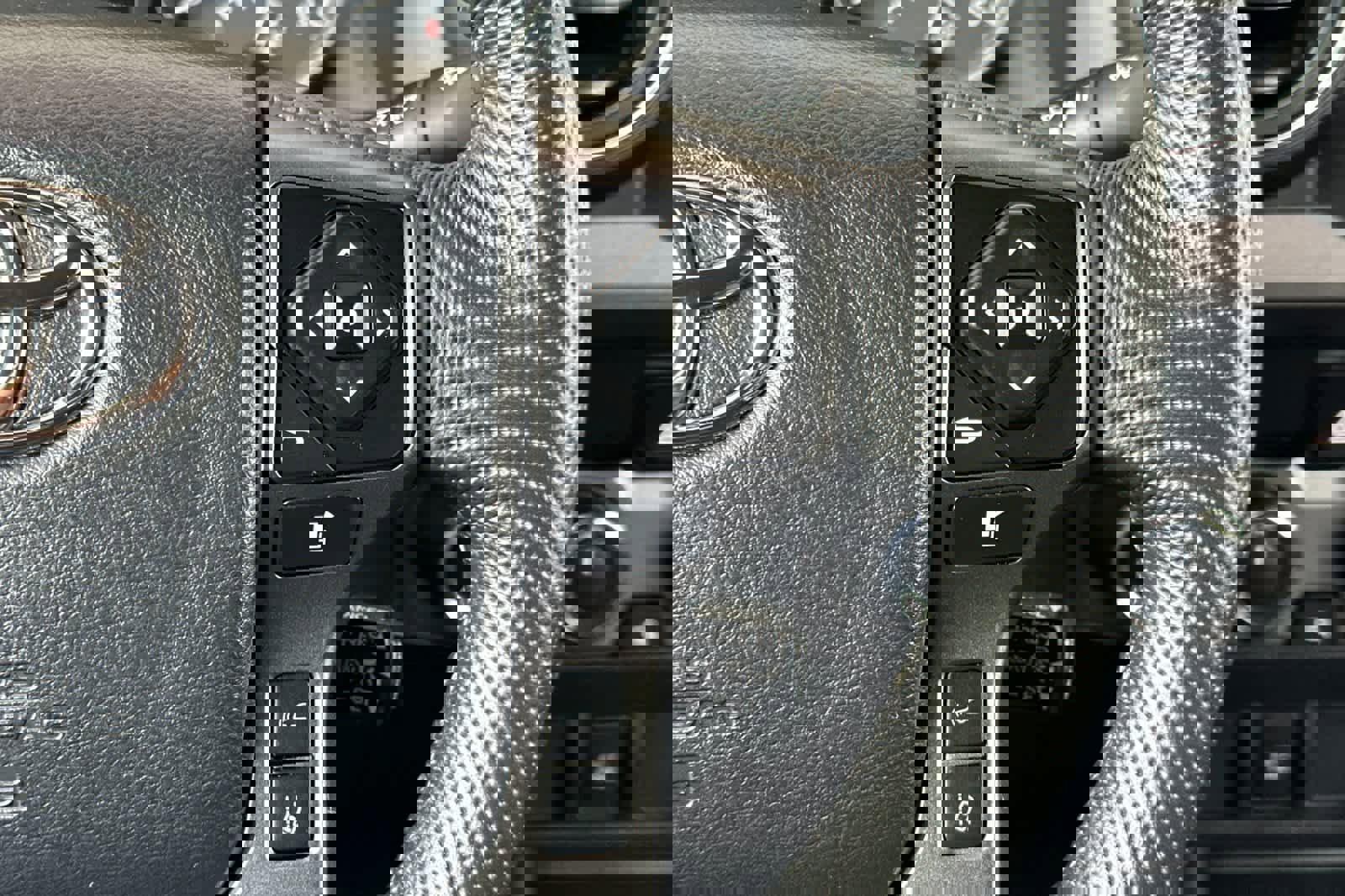 Certified 2023 Toyota Tacoma TRD Off-Road image 26