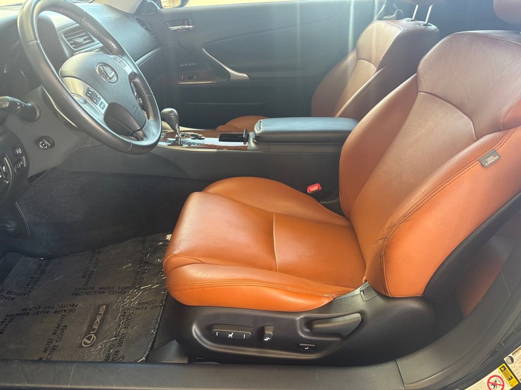 Used 2014 Lexus IS 250C w/ Luxury Package RWD image 6