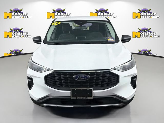 Used 2024 Ford Escape Active AWD/4WD image 2