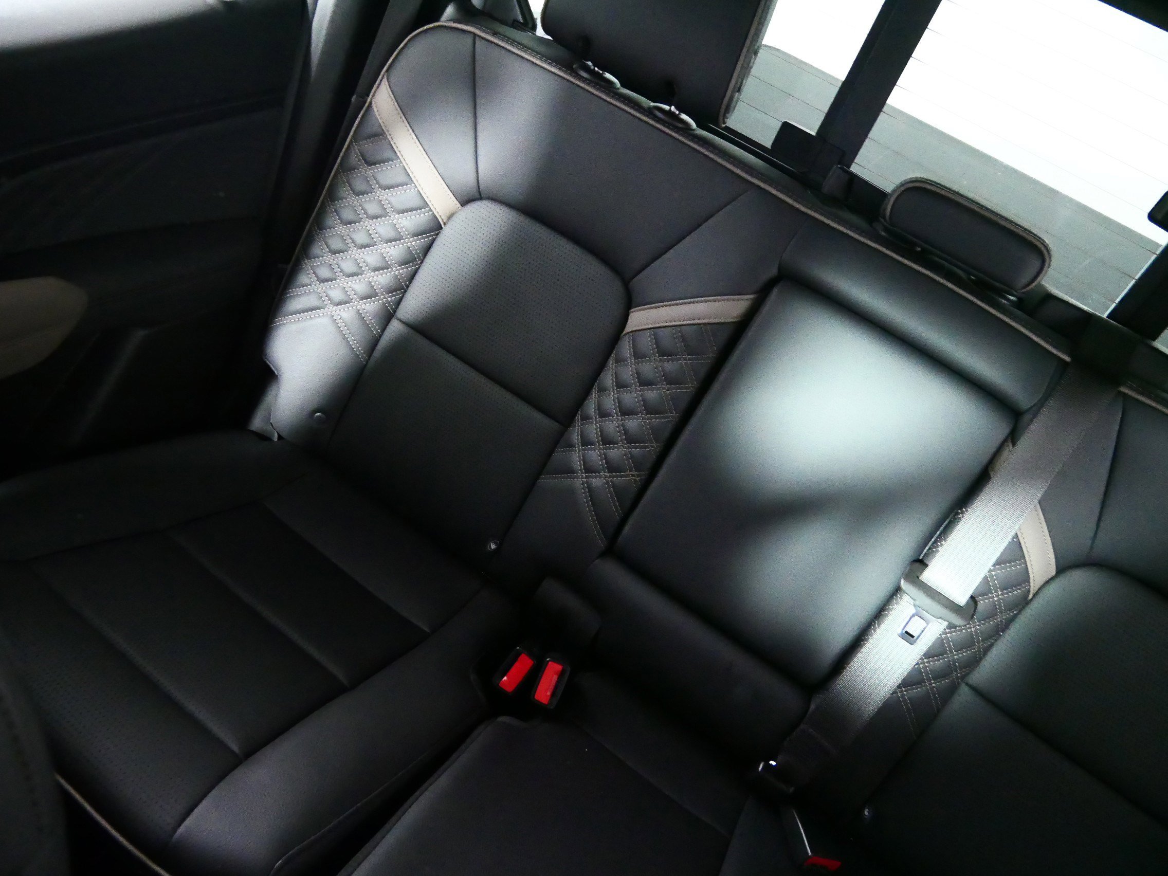 Used 2025 GMC Canyon Denali AWD/4WD image 12