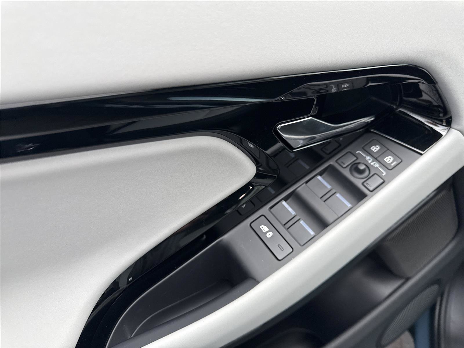 New 2026 Land Rover Range Rover Evoque Dynamic SE AWD/4WD image 9