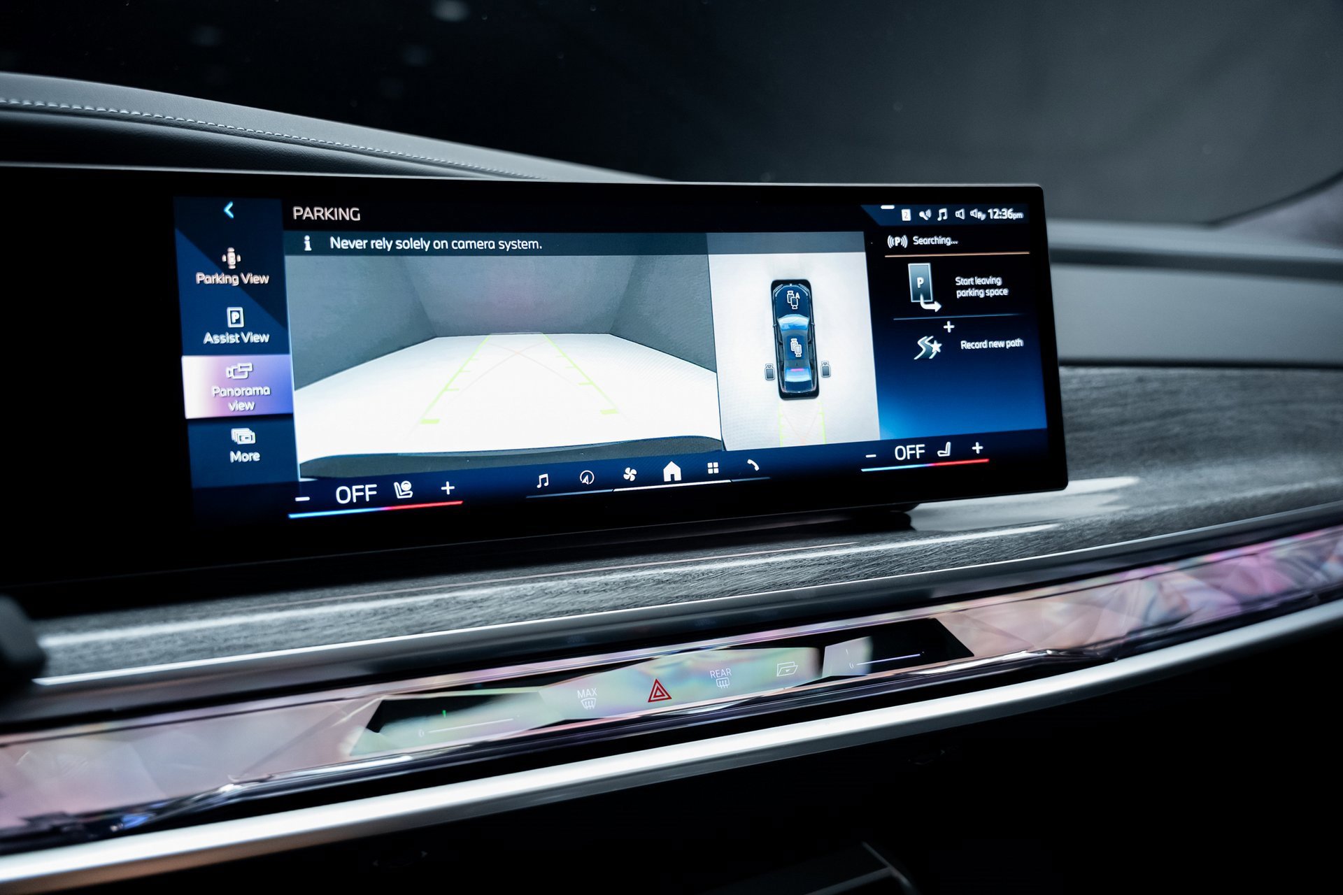 Used 2023 BMW i7 xDrive60 w/ Executive Package 2 image 48