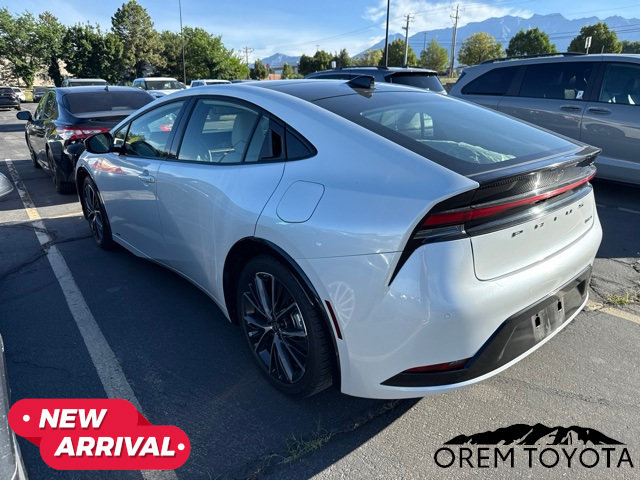 Used 2024 Toyota Prius XLE AWD/4WD image 13