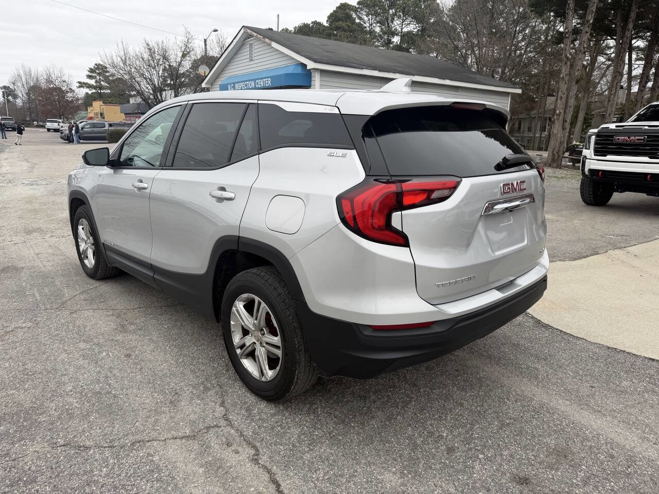 Used 2019 GMC Terrain SLE image 4