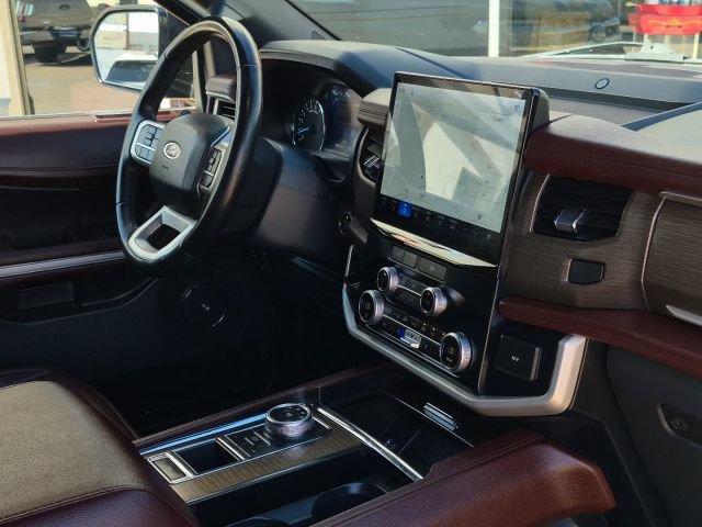 Used 2024 Ford Expedition Limited RWD image 13
