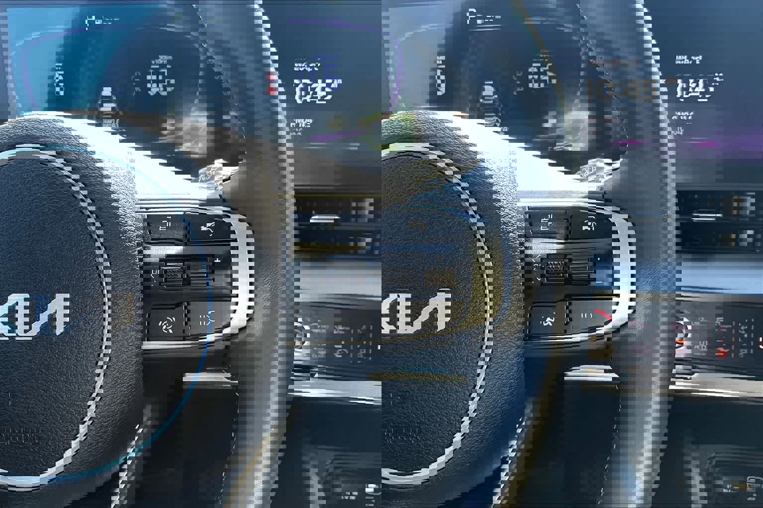 Certified 2025 Kia Sportage EX FWD image 25