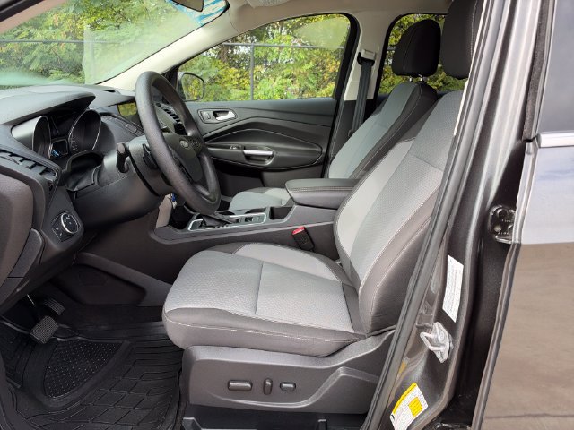 Used 2017 Ford Escape SE w/ Equipment Group 201A AWD/4WD image 11