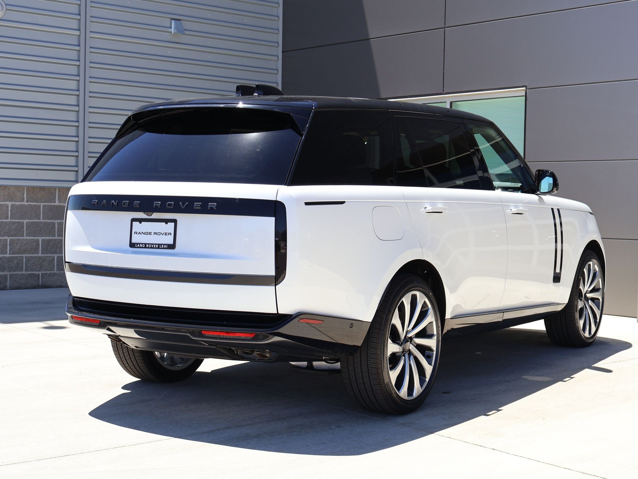 New 2026 Land Rover Range Rover Long Wheelbase SE AWD/4WD image 5