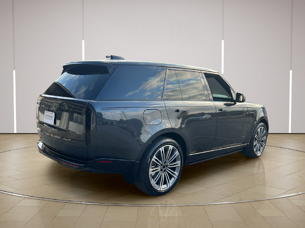 Used 2026 Land Rover Range Rover SE AWD/4WD image 7