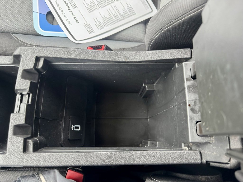 Used 2019 Ford Escape SE image 35