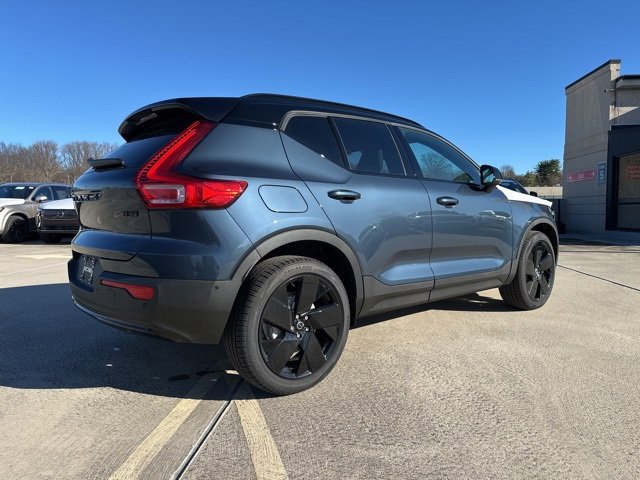 New 2026 Volvo XC40 B5 Ultra w/ Climate Package image 7