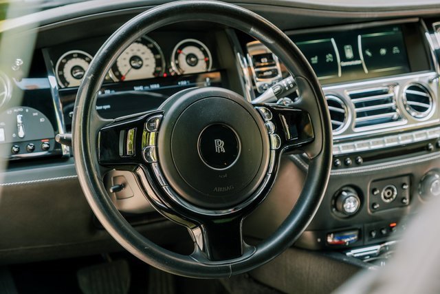 Used 2014 Rolls-Royce Wraith image 6