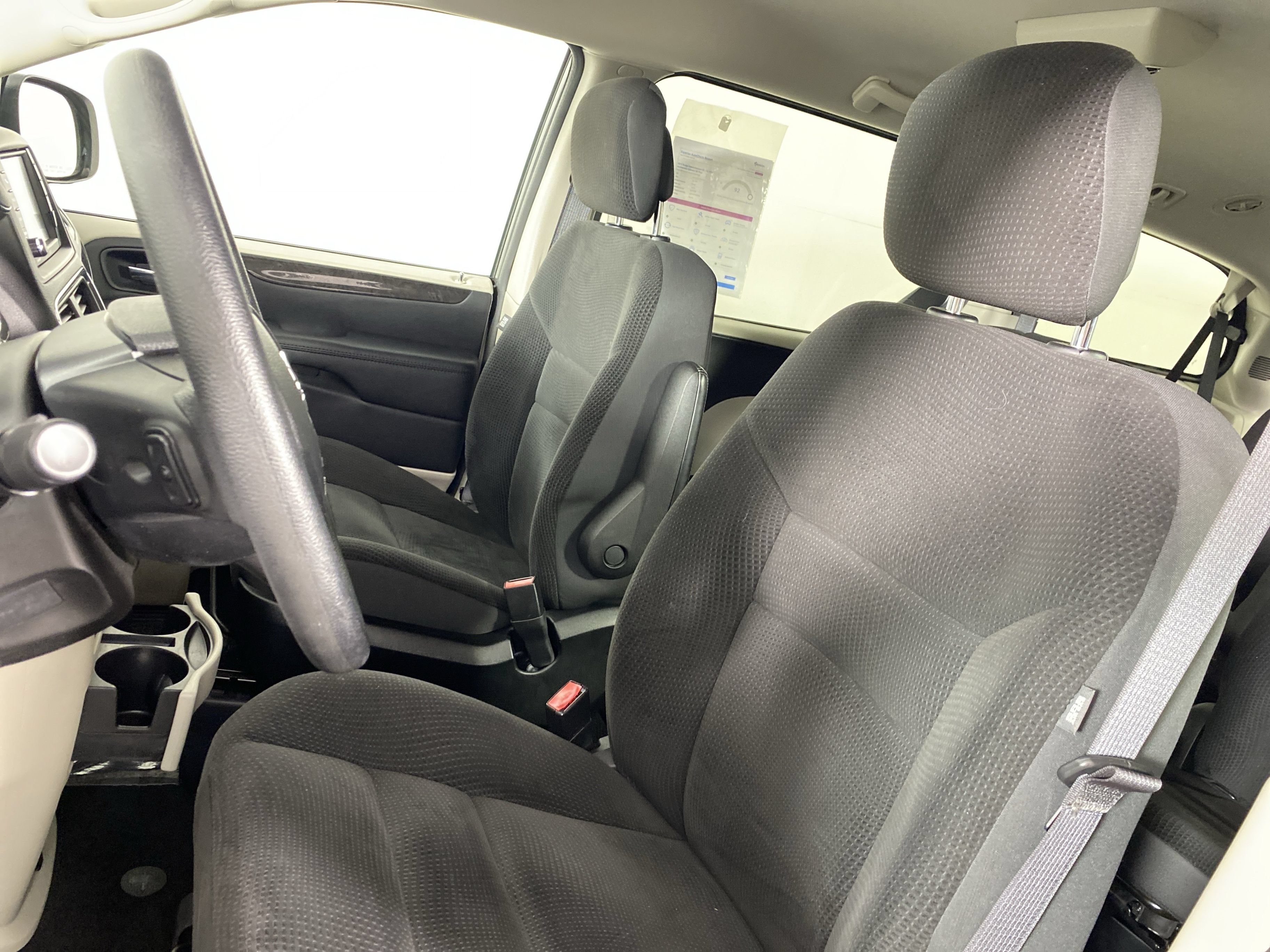Used 2019 Dodge Grand Caravan SE w/ UConnect Hands-Free Group FWD image 15