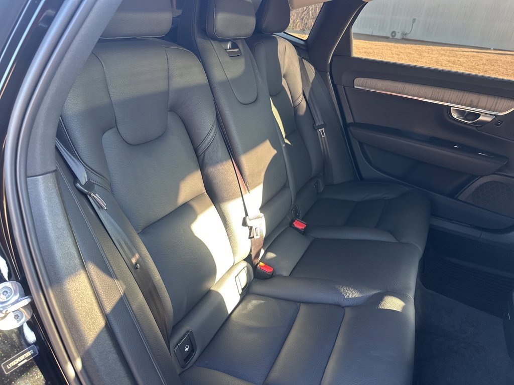 Used 2024 Volvo S90 B6 Plus image 37