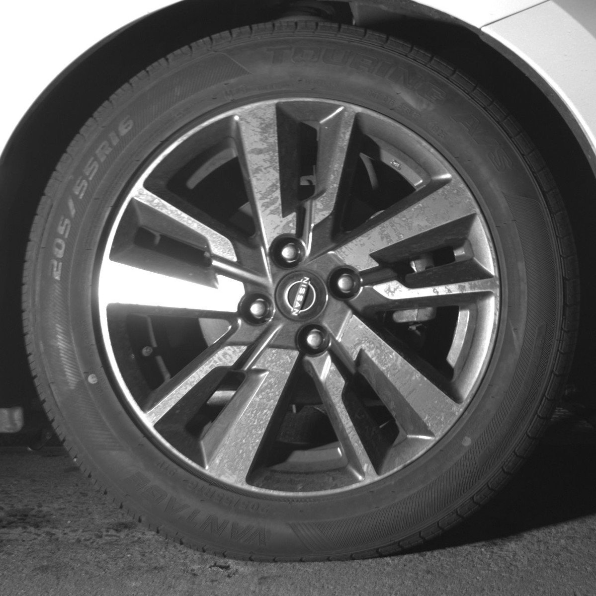 Used 2025 Nissan Versa SV image 13