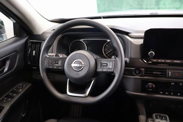 New 2025 Nissan Pathfinder S image 13