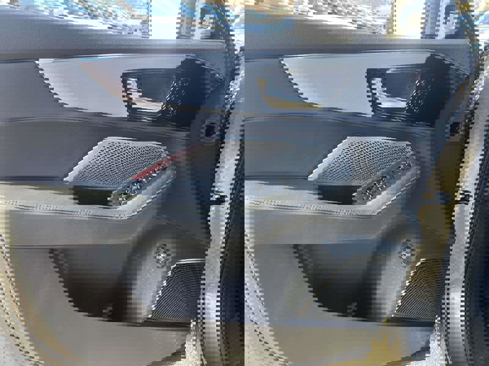 Used 2023 Acura MDX SH-AWD image 19