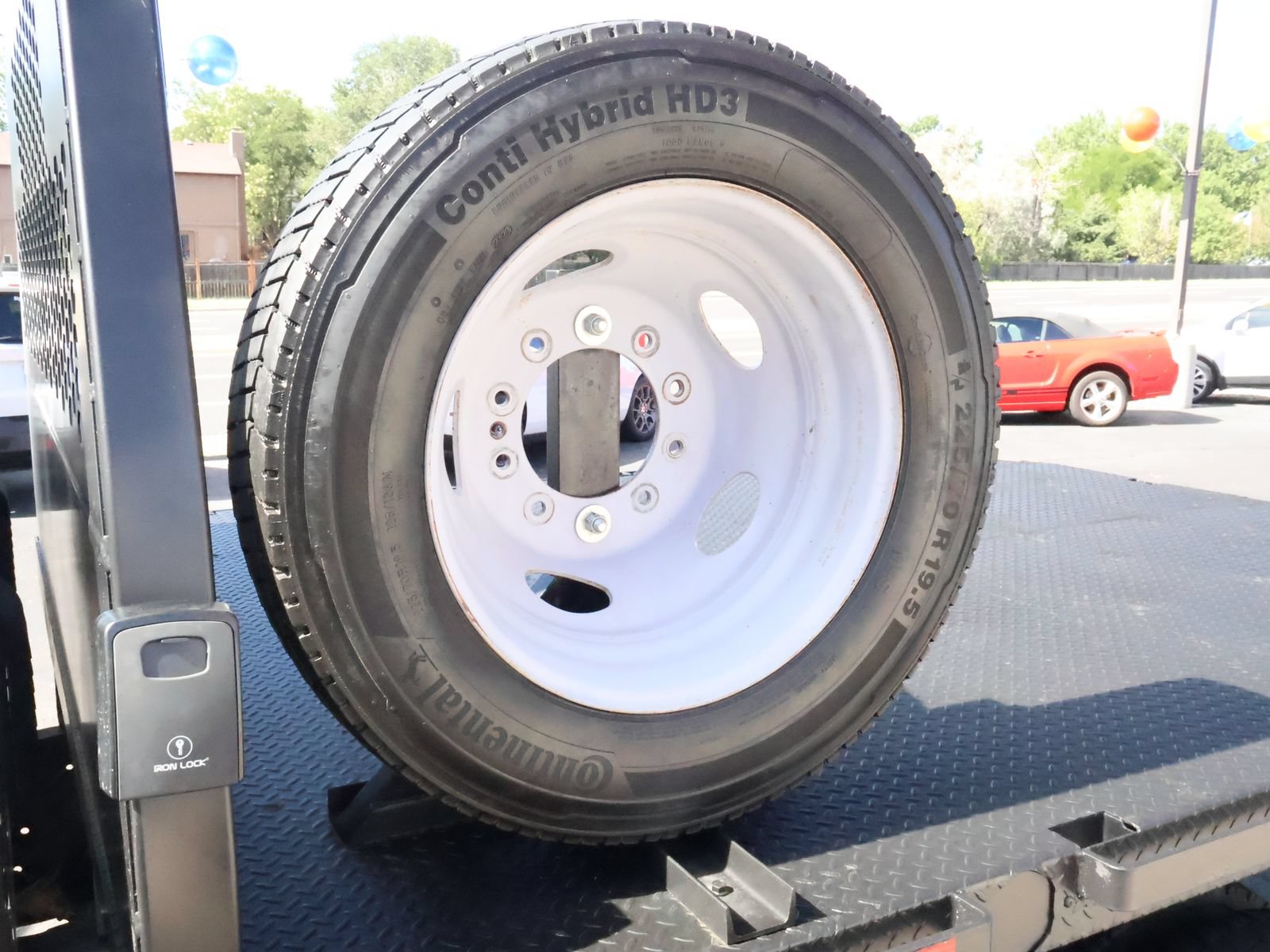 Used 2022 RAM 5500 Tradesman w/ Chrome Appearance Group AWD/4WD image 24