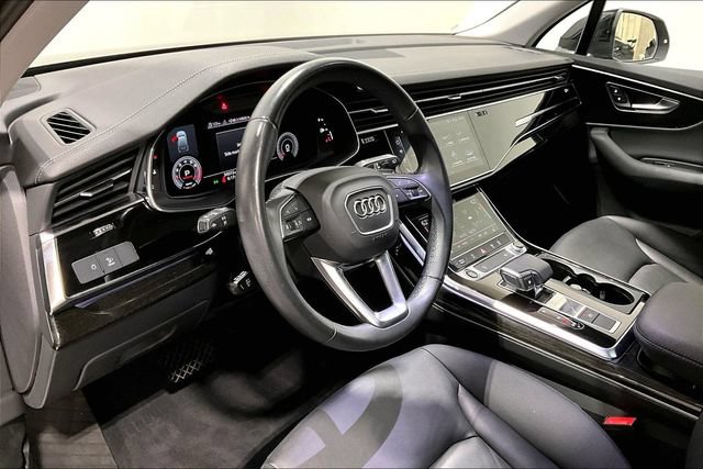 Used 2023 Audi Q7 2.0T Premium w/ Towing Package AWD/4WD image 7