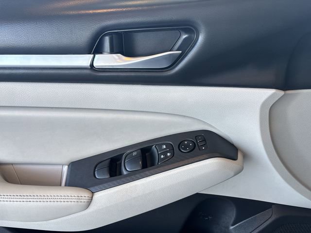 Used 2022 Nissan Altima 2.5 SV image 21