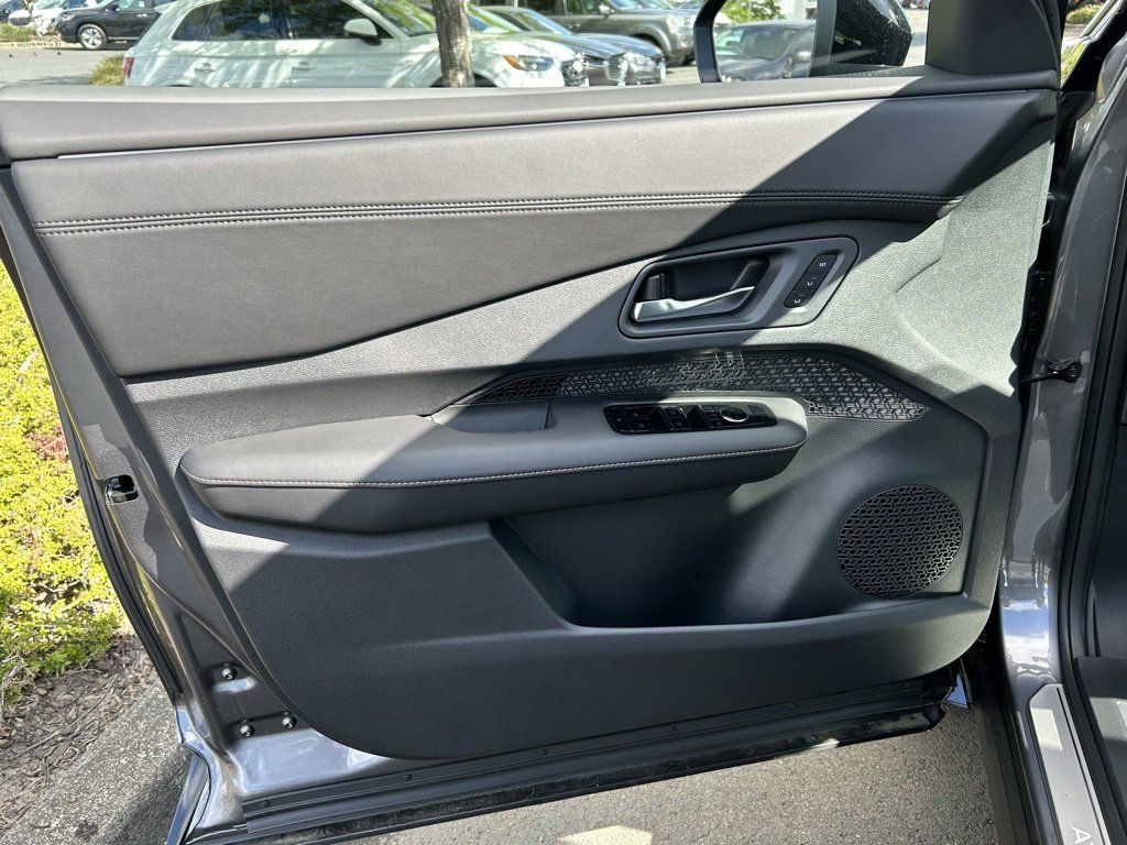 Certified 2024 Nissan Ariya AWD image 9