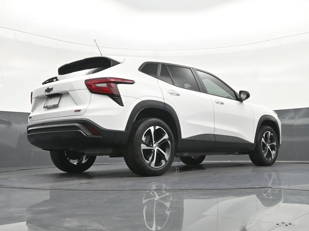 Used 2024 Chevrolet Trax RS w/ Driver Confidence Package FWD image 27