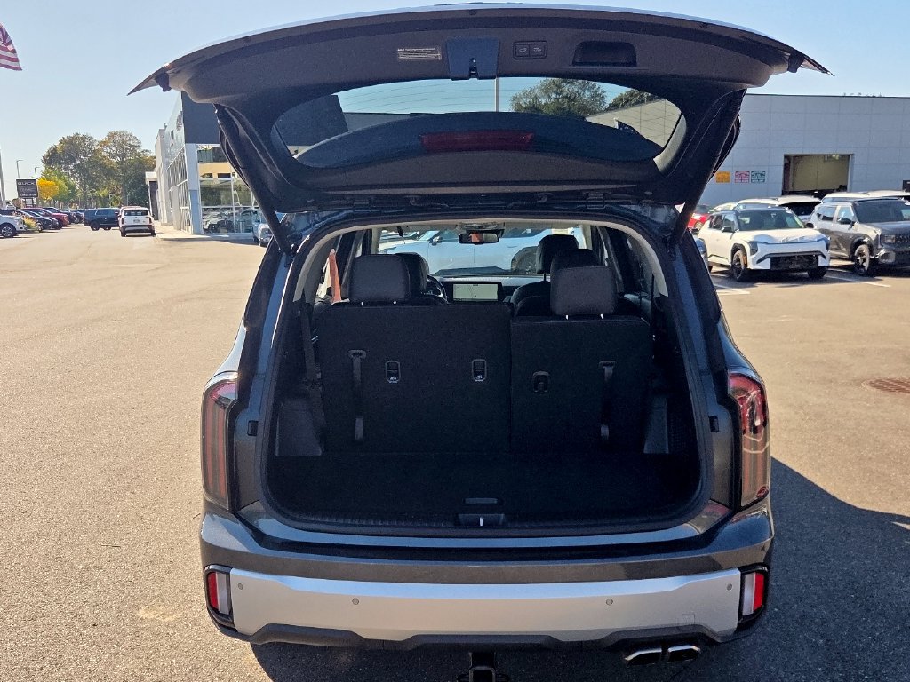 Used 2024 Kia Telluride EX w/ EX Captain's Chair Package AWD/4WD image 34