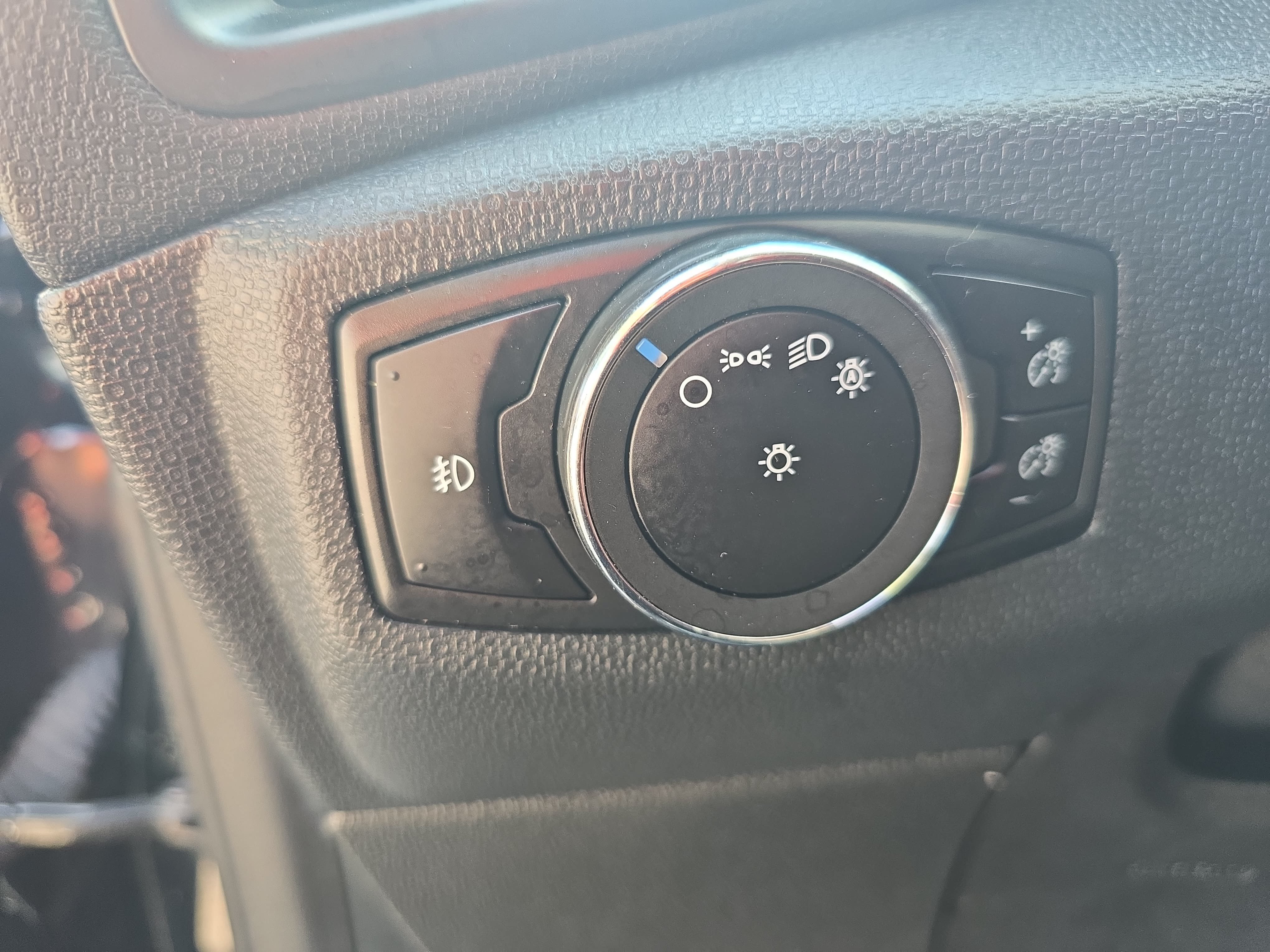 Used 2019 Ford EcoSport SE w/ SE Convenience Package FWD image 25