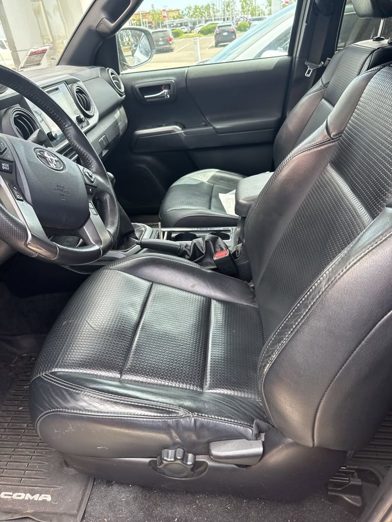 Used 2019 Toyota Tacoma TRD Off-Road w/ TRD Premium Off Road Package AWD/4WD image 8