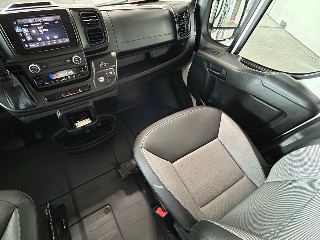 Used 2024 RAM ProMaster 2500 w/ Convenience Group image 11