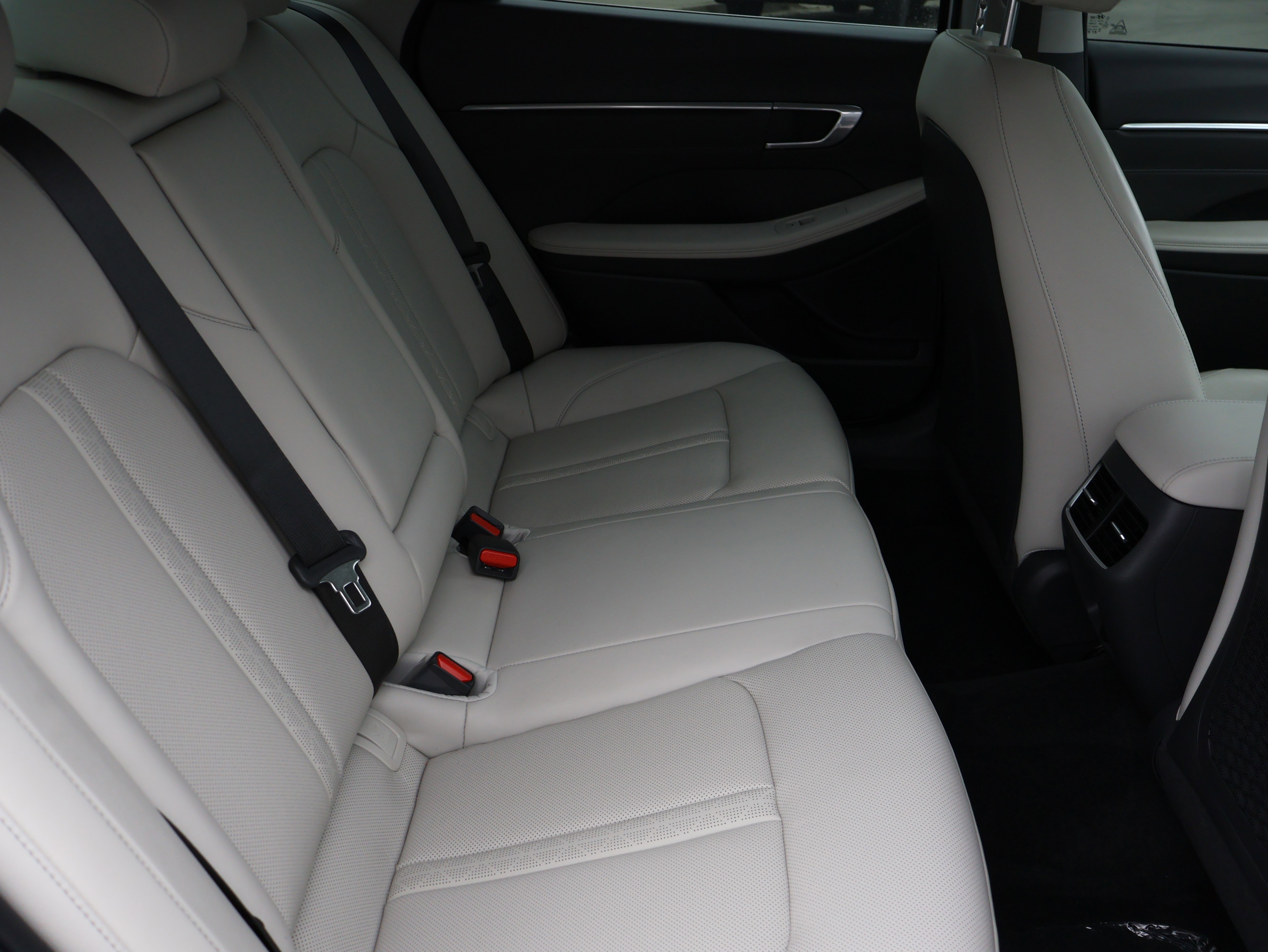 Used 2023 Hyundai Sonata Limited image 13