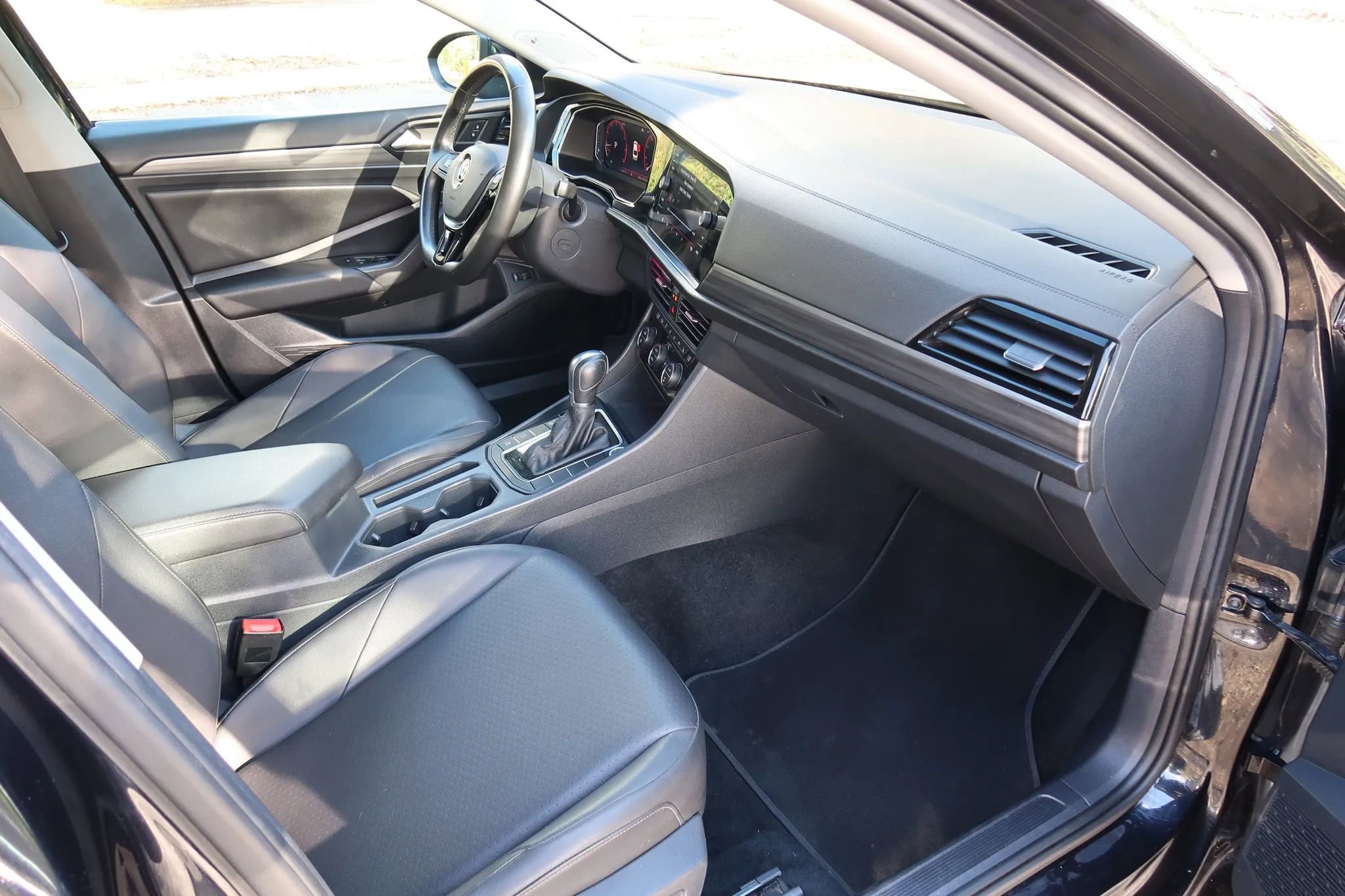 Used 2019 Volkswagen Jetta SEL image 17