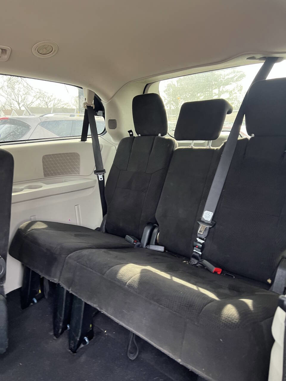 Used 2013 Dodge Grand Caravan SXT image 28