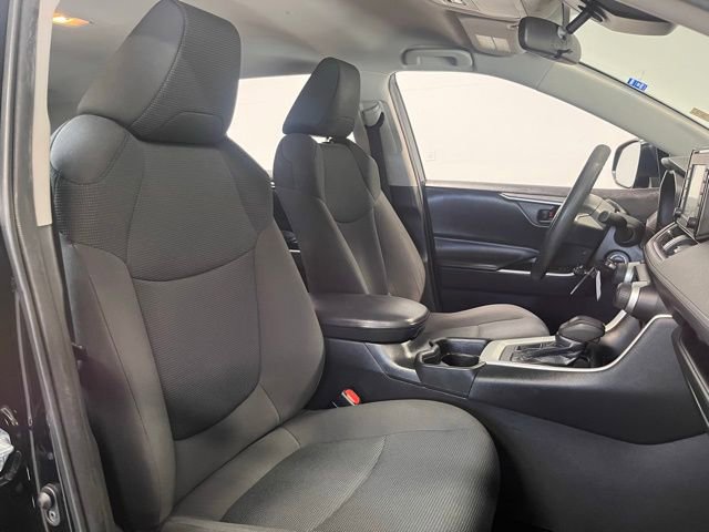 Used 2021 Toyota RAV4 LE w/ Carpet Mat Package (TMS) image 10