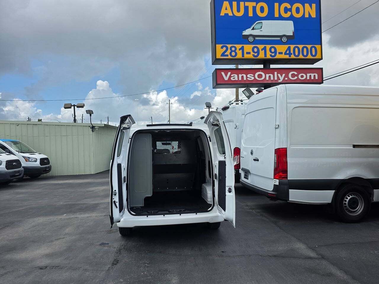 Used 2019 Nissan NV200 SV w/ Back Door Glass Package FWD image 15
